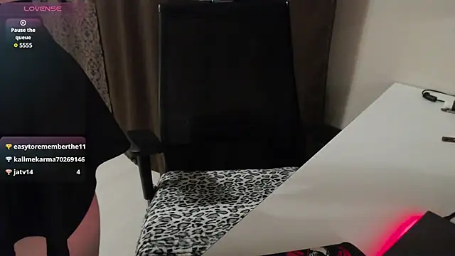 LanaDreamX online show from April 22, 5:21 pm