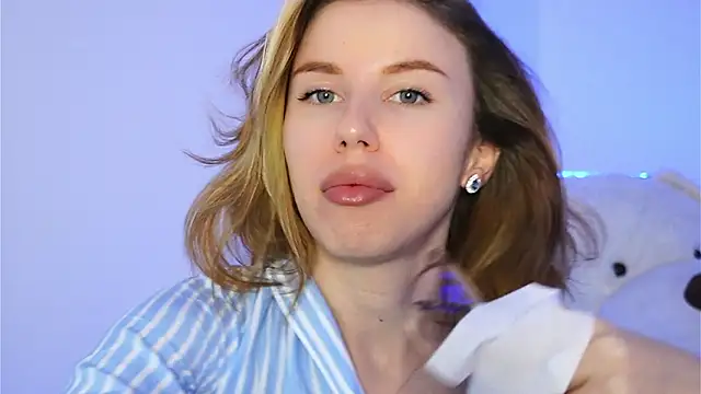 ivyleague  online show from March 3, 6:25 pm