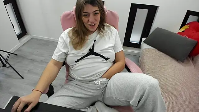 Dyana Kaylinn online show from March 28, 5:40 am