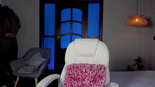 nayah   online show from November 1, 9:19 pm