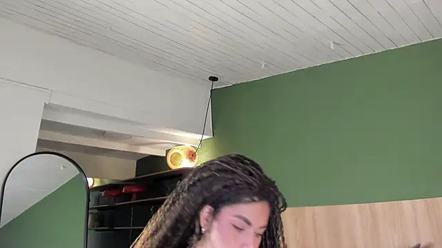 nayah   online show from April 21, 1:07 pm