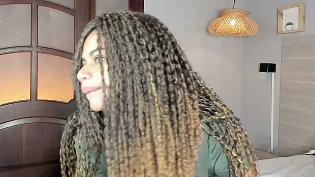 nayah   online show from April 27, 7:44 pm