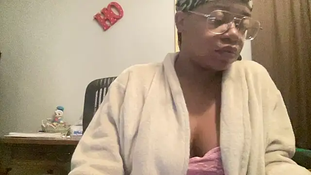 MommyConfident online show from October 30, 1:34 pm