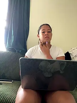 Snapshot of AshleyLoveee chatting on September 15, 9:11 pm AshleyLoveee online show from September 15, 9:11 pm