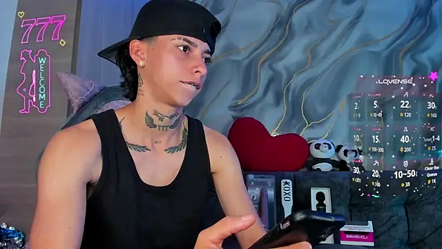 AmberAdams  online show from April 28, 5:39 pm