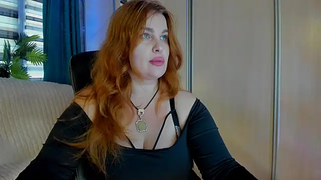 CoraSwon online show from July 25, 3:52 pm