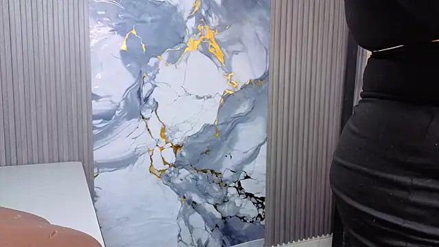 GianellaCox  online show from April 17, 1:02 pm