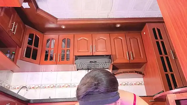 AmberNix online show from April 21, 1:40 pm