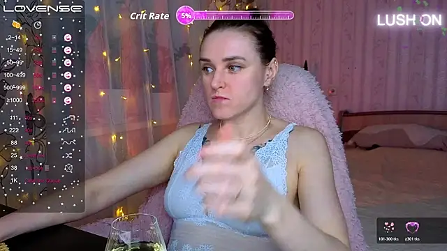 Bella  Swoon online show from April 3, 2:15 pm