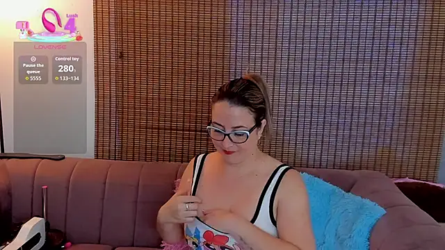 ariana cross online show from November 30, 1:59 pm