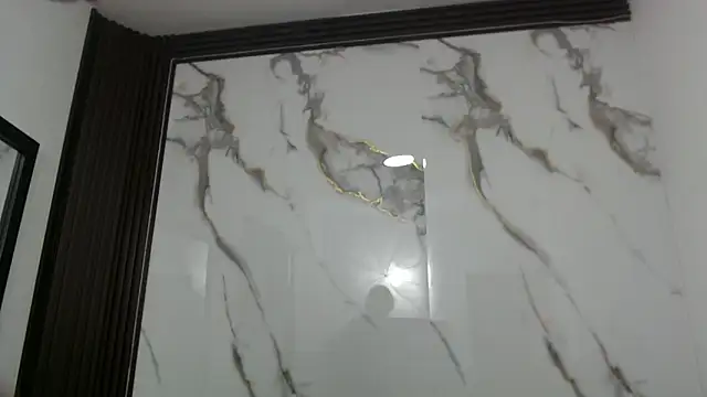 Lindsey8 online show from April 18, 1:02 pm