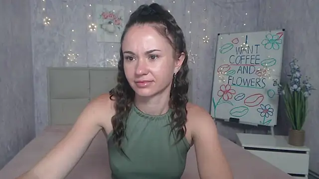 Snapshot of KaraCriegs chatting on September 14, 5:00 pm KaraCriegs online show from September 14, 5:00 pm