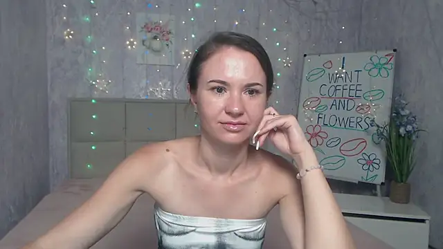 Snapshot of KaraCriegs chatting on September 18, 5:55 pm KaraCriegs online show from September 18, 5:55 pm