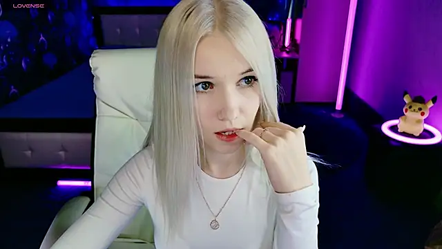 ShhhO O online show from April 23, 12:01 pm