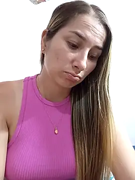 Iris love18 online show from October 11, 8:00 pm