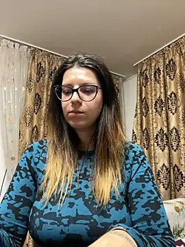 NadiraNoor online show from February 1, 12:20 am