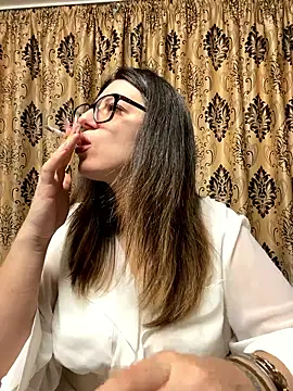 NadiraNoor online show from April 14, 10:54 pm