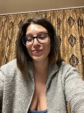 NadiraNoor online show from April 17, 10:12 pm