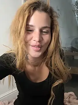 EmiliaCatalina online show from November 13, 9:58 pm