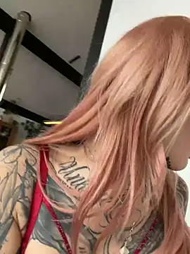 Stella-Kink online show from February 13, 11:45 am