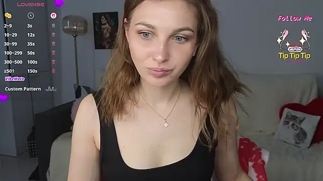 Amelia55555 online show from April 25, 1:41 pm