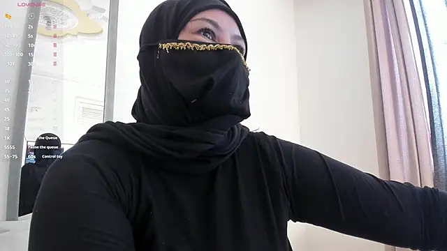 Amina hafsa online show from March 22, 2:45 pm