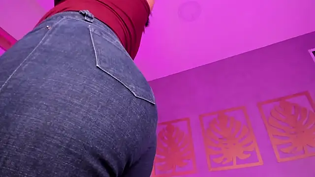 majo rosse  online show from April 27, 7:00 pm