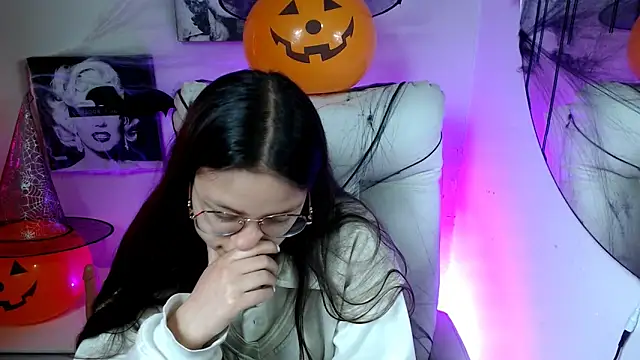 Snapshot of SamanthaRoldaan chatting on October 14, 3:36 pm SamanthaRoldaan online show from October 14, 3:36 pm