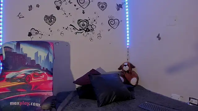 Linisprincehot69 online show from April 19, 10:26 am