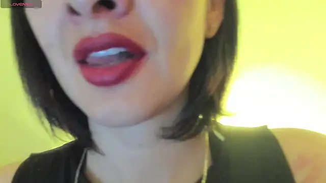 Snapshot of queen_fetish chatting on September 12, 10:24 am queen fetish online show from September 12, 10:24 am