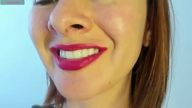 queen fetish online show from April 26, 2:48 pm