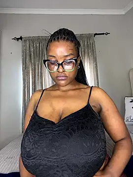 Bustygoddess32 online show from January 18, 2:46 pm