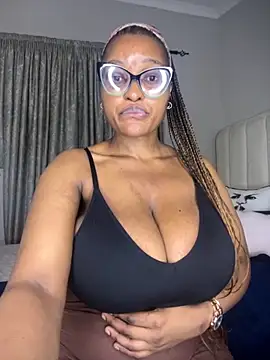 Snapshot of Bustygoddess32 chatting on October 9, 7:51 pm Bustygoddess32 online show from October 9, 7:51 pm