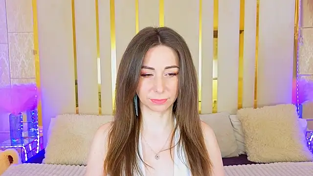 KimmmLi online show from April 18, 6:05 am