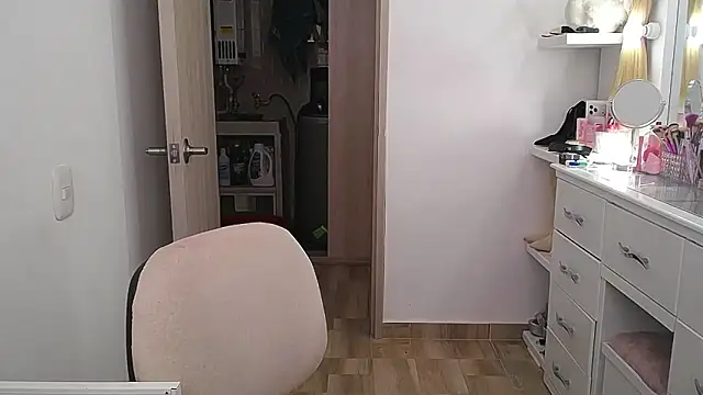 Barbie girl 69 online show from April 24, 1:36 pm