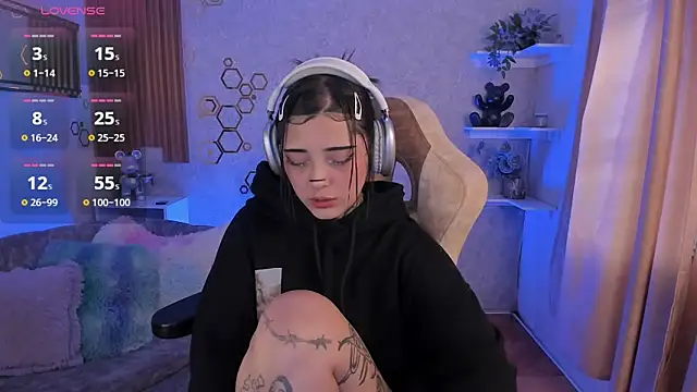 mia catt05 online show from April 28, 10:24 pm