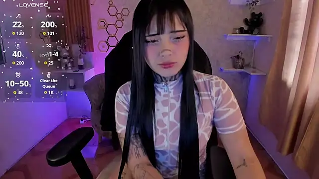 Snapshot of mia_catt05 chatting on October 17, 4:21 pm mia catt05 online show from October 17, 4:21 pm