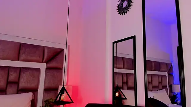 I Am Anniee online show from April 25, 7:11 pm