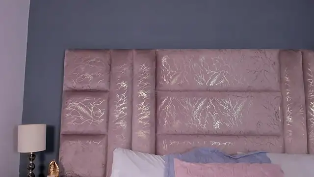 I Am Anniee online show from October 20, 11:46 am