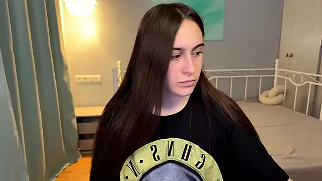 AliceKolltt online show from June 19, 8:45 pm