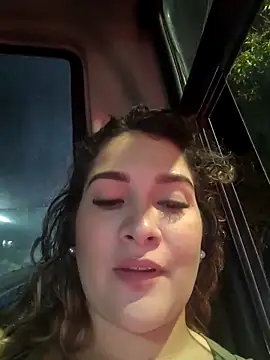 Sara smiiith211 online show from October 22, 12:48 am