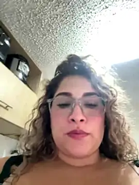 Sara smiiith211 online show from April 23, 3:14 pm