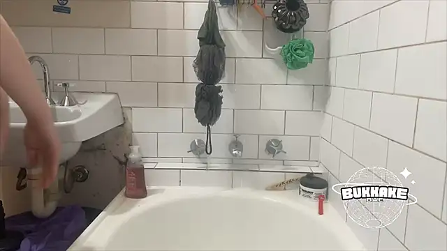 Snapshot of bukkakebae1 chatting on September 18, 10:36 am bukkakebae1 online show from September 18, 10:36 am