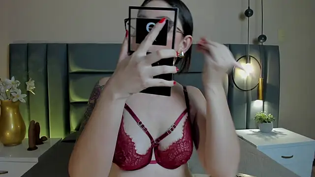 Emilywatsonn online show from June 10, 12:32 am