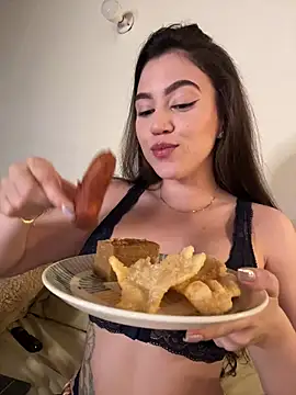 Amelia Rouse online show from December 18, 10:14 pm