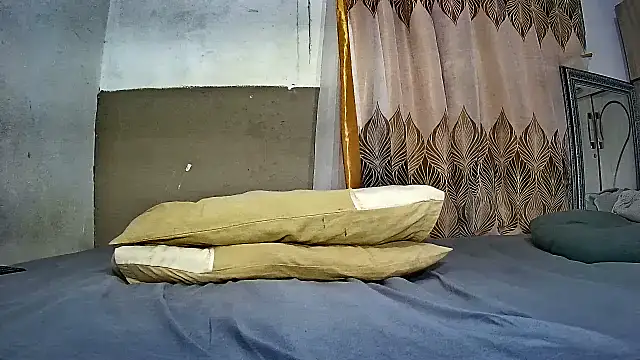 BustyThickyAss online show from April 21, 5:53 pm