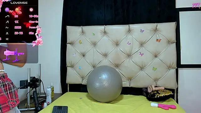 cleopatraa online show from April 15, 7:58 pm