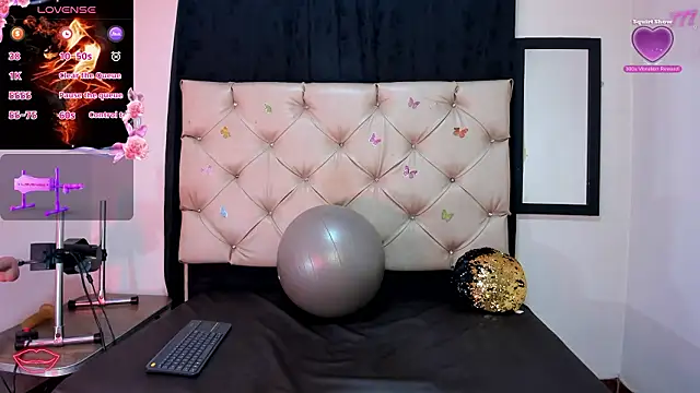 cleopatraa online show from March 4, 9:10 pm