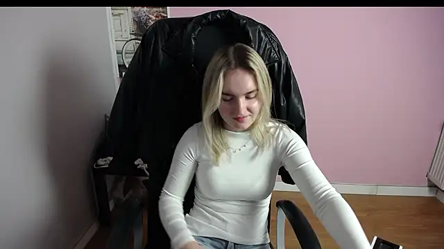 viktoria lovely online show from February 11, 6:59 am