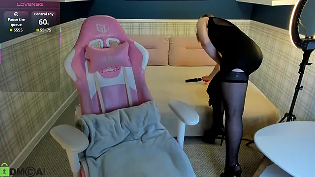 Jaqueline Richardson online show from April 27, 9:50 am